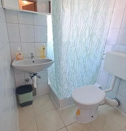 Appartement Arch-low Budget In Center,walking Street Pula