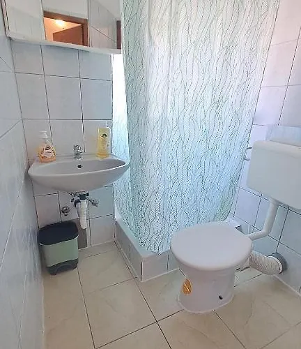 Appartement Arch-low Budget In Center,walking Street Pula