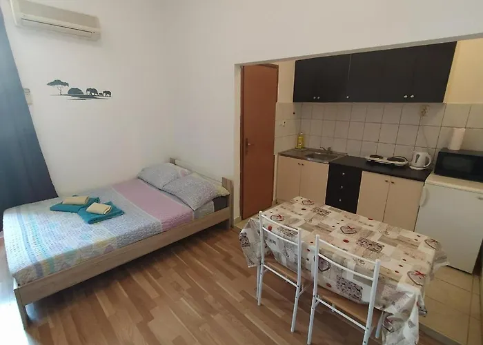Apartment Arch-low Budget In Center,walking Street *